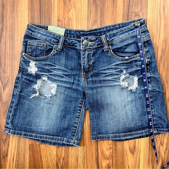 Machine Distressed Low Rise Denim Jean Shorts – Size 30 – Frayed Ripped Style - Picture 7 of 11